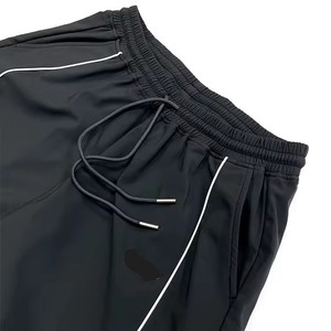 Survêtements de sport en nylon à fermeture éclair vierges pour hommes Streetwear survêtement coupe-vent décontracté surdimensionné ensembles de survêtement en nylon réfléchissant personnalisés - Product Image 4
