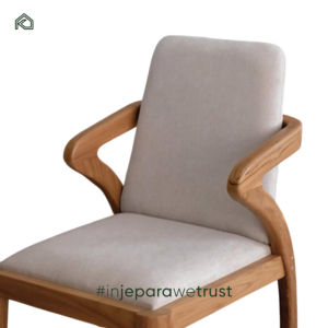 Chaise de salle à manger rembourrée moderne et minimaliste, pieds en teck massif, design d'inspiration scandinave, fabrication artisanale, confort - Product Image 4