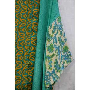 Kimono de Seda 100% Hecho a Mano, Bata Informal con Estampado Floral, Ropa de Dormir India Corta, Talla Grande para Mujer, Temporada de Otoño - Product Image 2