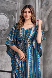Robe maxi kaftan bohème sur mesure en modal tissé et taffetas, épaules dénudées, pour femmes, vêtements de plage et de villégiature - Product Image 4