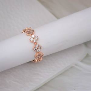 Anillo Elegante en Forma de Flor de Aleación de Alta Calidad con Baño de Oro y Circonita Cúbica AD Stone - Product Image 3