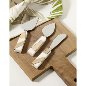 Juego de Cuchillos para Queso de Lujo Hechos a Mano, de Acero Inoxidable con Acabado Espejo y Material de Bambú, 3 Utensilios de Corte - Product Image 2