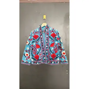 Veste en cuir brodée à la main réversible pour femmes Zari, logo personnalisé, veste bomber matelassée à fleurs, style bohème surdimensionné, coton printemps - Product Image 4