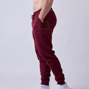 Pantalon de survêtement confortable avec poches latérales et chevilles à revers Pantalon de survêtement basique avec taille réglable et aspect propre - Product Image 2