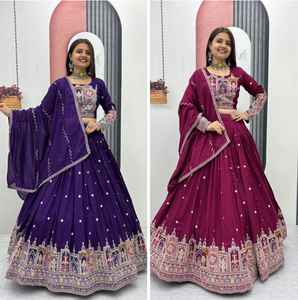 Lehenga choli เลเฮนกาซิลค์แท้สีม่วงแบบดั้งเดิมพร้อมงานปักและเลื่อมสำหรับงาน Navratri และชุดตามเทศกาล - Product Image 6
