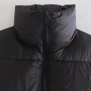 <b>Women's</b> Lightweight Winter Crop Vest Waterproof Sleeveless Warm Outerwear with Button Decoration Streetwear Padded <b>Cropped</b> <b>Gilet</b> - Product Image 3