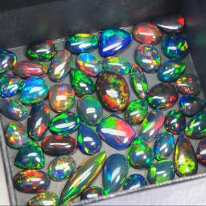 Impressionnant éthiopien noir opale Cabochon pierre arc-en-ciel Flashy mélange forme noir opale grande taille Lot y compris nid d'abeille - Product Image 1
