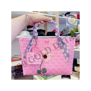 Bolsa de plástico ecológica con asa hecha en Vietnam para ropa, comestibles o productos de boutique - Product Image 2