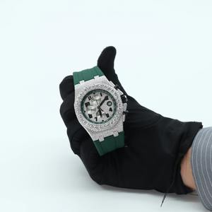 Reloj Cronógrafo de Cuarzo de Acero Inoxidable con Diamante Moissanite VVS, Correa de Silicona Verde, Corte Brillante Cultivado en Laboratorio para Hombre - Product Image 1