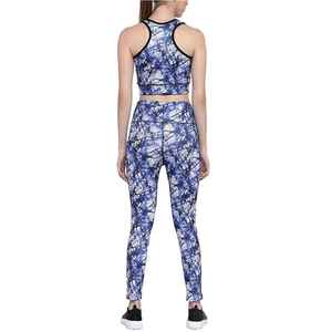 Conjunto de yoga personalizado diseñado para el rendimiento, que ofrece elasticidad, durabilidad y comodidad para estilos de vida activos. - Product Image 3