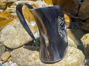 Tasse en corne moderne fabriquée à la main Innovation naturelle pour la vie contemporaine par l'artisanat du croissant - Product Image 3