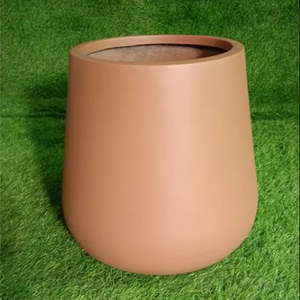 Maceta de patrón redondo pequeño FRP clásico con acabado tallado a mano para el hogar, jardín, oficina, plantación directa de flores artificiales - Product Image 1