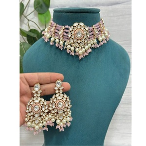 Conjunto de Collar y Aretes de Piedras Dobles de Moissanita Fina Chapadas en Oro de Diseñador de la Mejor Calidad, Colección para Bodas - Product Image 1