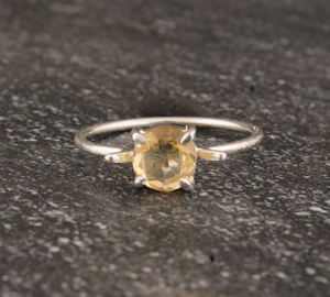 Bague solitaire classique bohème délicate en argent sterling 925 sertie de pierres précieuses turquoise taille brillant, faite à la main, pour femme, mariage - Product Image 1