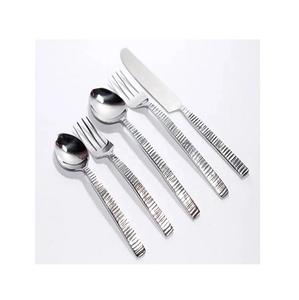 Ensemble de couverts à la main en acier inoxydable Offre Spéciale avec poignée arrondie noire et extrémité incurvée - Product Image 6