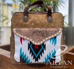 Nouvelle mode selle couverture cheveux sur cuir véritable femmes sac à dos sac en cuir sculpté à la main Western sacs à dos en cuir usiné à la main - Product Image 1