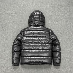 Chaqueta Acolchada Antibacteriana para Hombre, con Cuello Alto, Detalles de Piel, Logotipo Frontal, Acabado Negro Brillante, con Capucha, Aislante, Casual de Invierno - Product Image 3