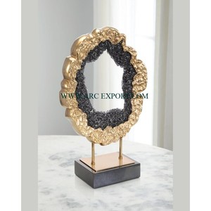 Sculpture décorative en métal couleur or en aluminium moulé à la main Accent de table Designer Art créatif Bureau Sculpture d'intérieur - Product Image 5