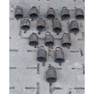 Campanas Rústicas de Metal y Hierro con Parte Superior Redondeada, 2 Campanas Artesanales - Suministro al por Mayor para Manualidades y Decoración - Product Image 6