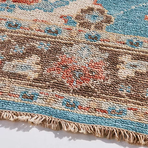 Tapis Bennet fabriqué à la main Revêtement de sol en laine noué à la main de qualité supérieure pour des intérieurs élégants et confortables - Product Image 1