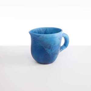 Pichet en résine écologique classique avec logo personnalisé, nouveauté, 1,5 L, forme de carafe, lavable au lave-vaisselle, biodégradable pour les fêtes, TIME 2 - Product Image 3