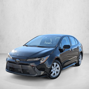 Sedán Usado Certificado de la Mejor Calidad 2024, Modelo LE, Motor de 4 Cilindros, Caja de Cambios CVT, Acabado Negro Medianoche - Product Image 1