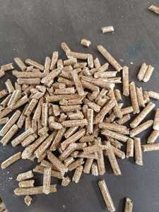 Venta caliente Pellets de madera de pino 15kg Combustible de biomasa renovable Energía ecológica Calefacción doméstica Uso industrial Precio directo de fábrica - Product Image 2