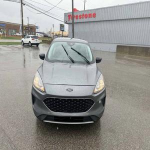 EXCELENTE ESTADO Ford Escape SE 2022 - Product Image 1