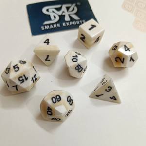 Ensemble de dés écologiques polis en os de buffle pour jeux de table Dés polyédriques faits à la main pour jeux de rôle Jeux de société et cadeaux - Product Image 1