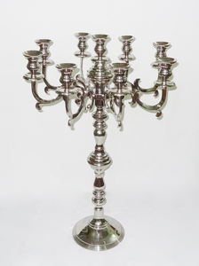 Candelabro de Metal de 5 Brazos con Diseño de Pilar, Estilo Único Vintage de Primera Calidad, Chapado en Níquel Repujado - Product Image 4