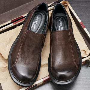 Chaussures mocassins en cuir de veau avec détails cousus à la main et soutien de la voûte plantaire, chaussures de ville pour hommes - Product Image 4