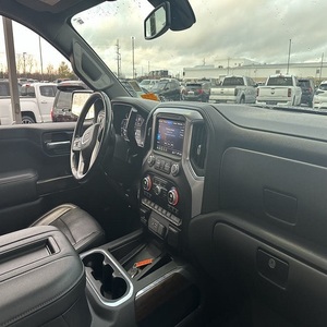 Camioneta GMC Sierra 1500 SLT Crew Cab 4WD 2019 Usada, Interior de Cuero Oscuro, Cámara Trasera, Tamaño de Neumáticos R16, Motor de Gasolina 8L - Product Image 4