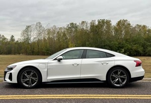 2022 a U D l l GT AWD Sedán R18 Batería de Litio Asientos de Cuero 6 Plazas Techo Panorámico Portaequipajes de Aleación de Aluminio Cámara Trasera - Product Image 5