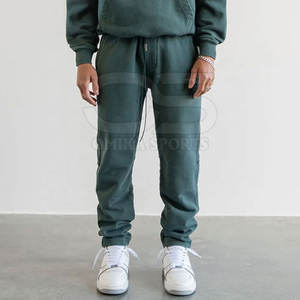 Ensemble de survêtements surdimensionnés pour hommes Tenue décontractée pour la salle de sport et l'extérieur Survêtement surdimensionné chaud pour hommes en hiver - Product Image 4