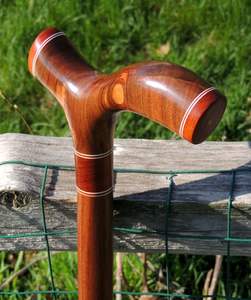 Produit Canne réglable en bois avec nœuds multiples, bâton de marche en bois solide pour les personnes âgées par Standard International - Product Image 4