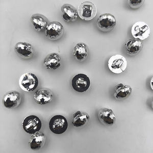 Nuevo y Popular Botón Esférico Plateado de 18L con Vástago, de Lujo para Fiestas y Moda, Hecho de Plástico Resistente con un Diseño Único de Hongo - Product Image 2