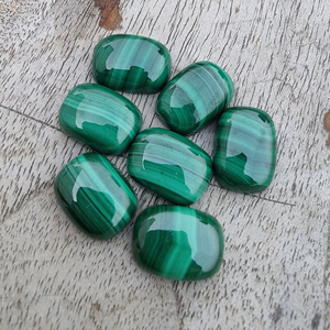 Malachite naturelle de qualité incroyable Rectangle en forme de coussin Cabochon dos plat calibré pierres précieuses en gros, toutes les tailles disponibles - Product Image 1