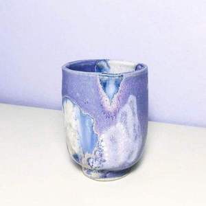 Pichet unique en résine fait à la main, élégant, moderne, durable, léger, parfait pour la maison ou l'extérieur - Product Image 2