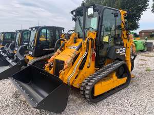Minicargadora JCB de 50HP, Serie 1CXT, Usada, con Dirección Deslizante para Trabajos de Construcción y Agrícolas - Product Image 5