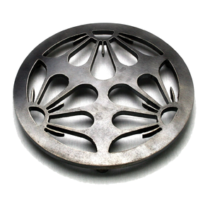 Salvamanteles de metal negro con vid giratoria adornada y recorte central de hoja para protección de mesa de cocina disponible a precios al por mayor - Product Image 6