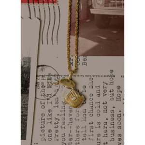 Collier à pendentif côtelé Relic, améthyste sertie clos en or plaqué, style religieux, cadeau, breloques religieuses, principalement en alliage de laiton - Product Image 5