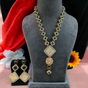 Conjunto de collar largo de lujo moderno Accesorio de moda atemporal con elegante diseño alargado Zircon Moissanite mejora tu estilo - Product Image 1