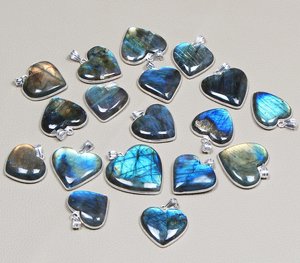 Collier pendentifs en cristal de labradorite pendentif cœur en pierre précieuse de labradorite naturelle pour femme - Product Image 3