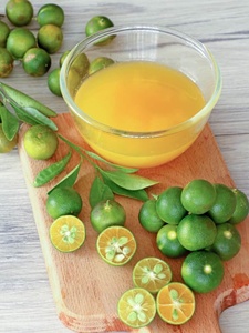 Purée aseptique Calamansi Calamansi Concentré de jus Arôme floral lumineux d'agrumes non affinés Convient aux végétariens et végétaliens - Product Image 2