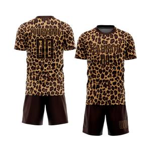 Uniforme de Fútbol Sublimado Personalizado - 100% Poliéster, Corto, Transpirable, Ligero, Ropa de Verano, Pedido al por Mayor, Impresión Personalizada, Diversos Tamaños - Product Image 1