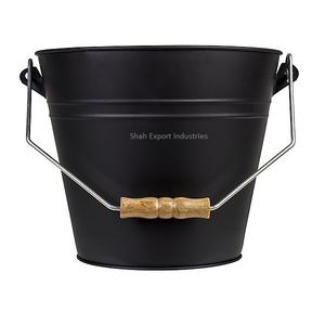 Seau rouge en métal galvanisé avec manche en bois pour décoration de jardin, jardinière de fleurs, seau multi-utilisable fait à la main - Product Image 4