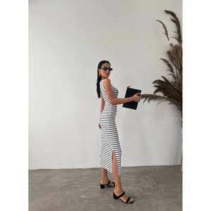 Vestido Otomano a Rayas Transpirable de Tela Lycra con Cintura Natural - Product Image 3