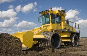 Compacteur Dynapac BC 772 EB-2 à rouleaux vibrants simples et doubles avec roulement moteur et composants de base du moteur - Product Image 3