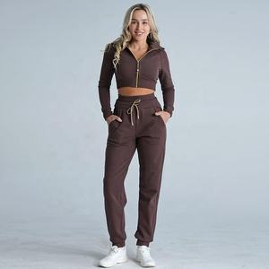 Ropa deportiva personalizada de poliéster y algodón, Top deportivo con cremallera y chaqueta con capucha y pantalones de chándal, conjunto de Sudadera con capucha para mujer, chándal para mujer - Product Image 4