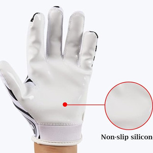 ถุงมือเล่นฟุตบอลแบบจับสูงกันลื่นได้รับการออกแบบมาใหม่2024 - Product Image 3